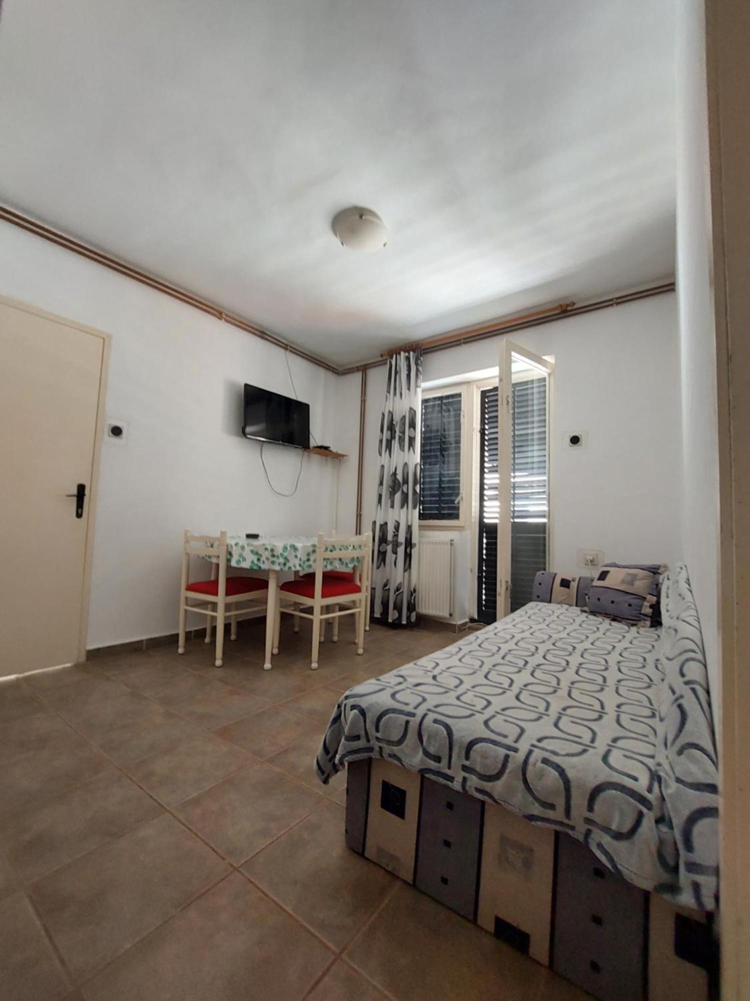 Apartments Drazica Кърк Стая снимка
